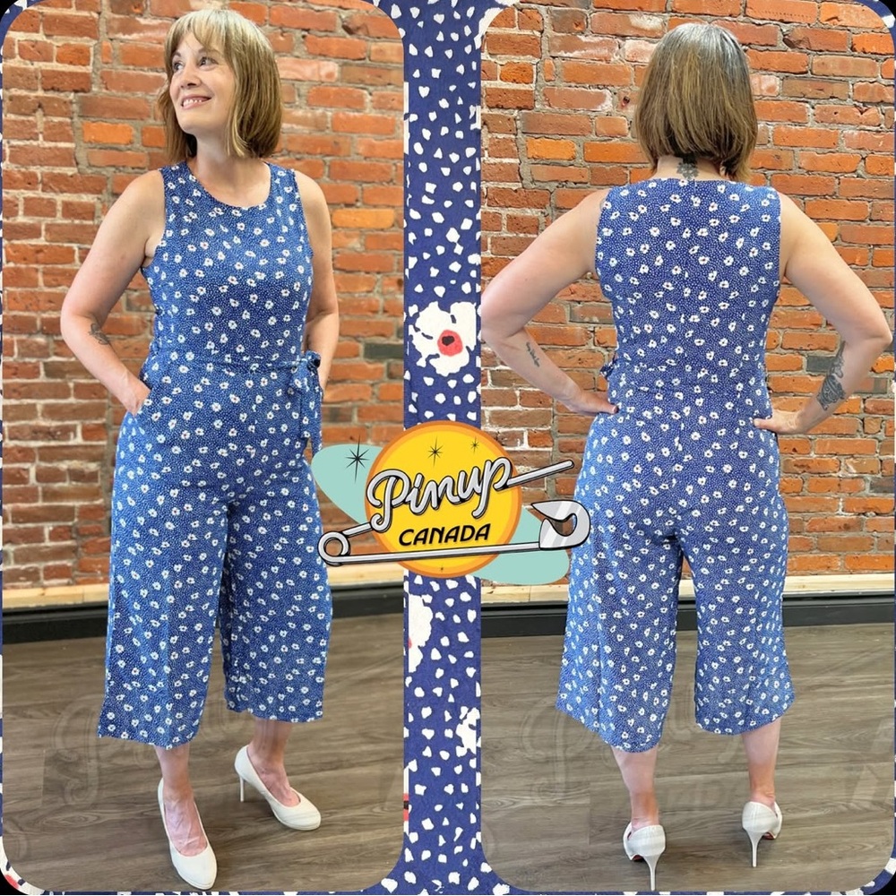 Sleeveless Blue Floral Tie-Waist Jumpsuit - Picture 2 of 4